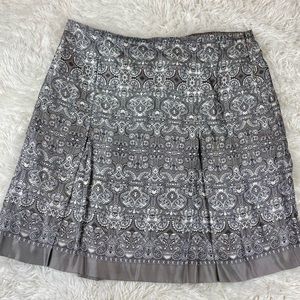 Ann Taylor LOFT skirt size 14 Satin Medallion Pattern Silver Gray